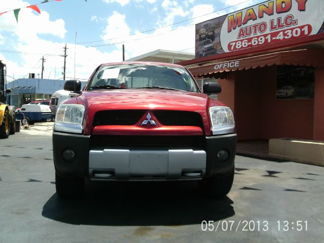 Mitsubishi Raider 2006 photo 2