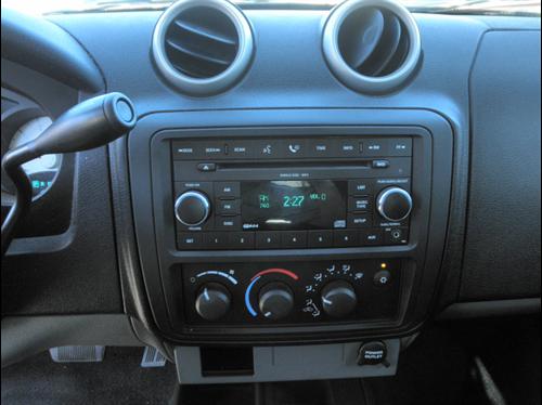 Mitsubishi Raider 2008 photo 2