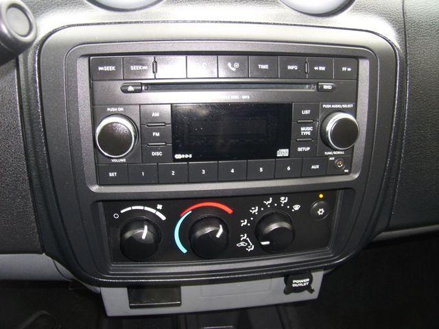 Mitsubishi Raider 2008 photo 2