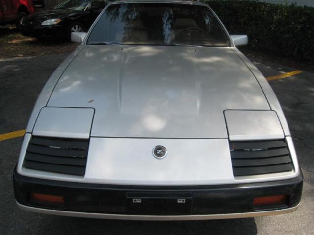 Nissan 300ZX 1984 photo 2