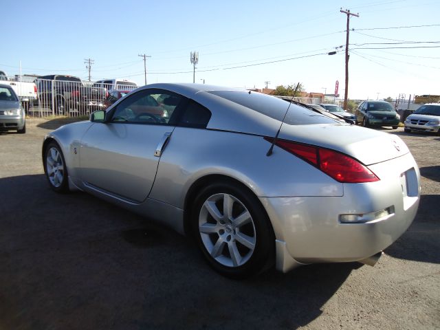 Nissan 350Z Base Coupe