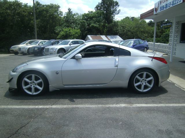 Nissan 350Z Base Coupe