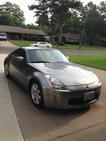 Nissan 350Z Base Coupe