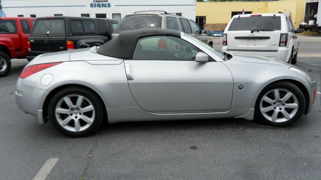 Nissan 350Z 5dr 7-pass Van V6 LE FWD Convertible