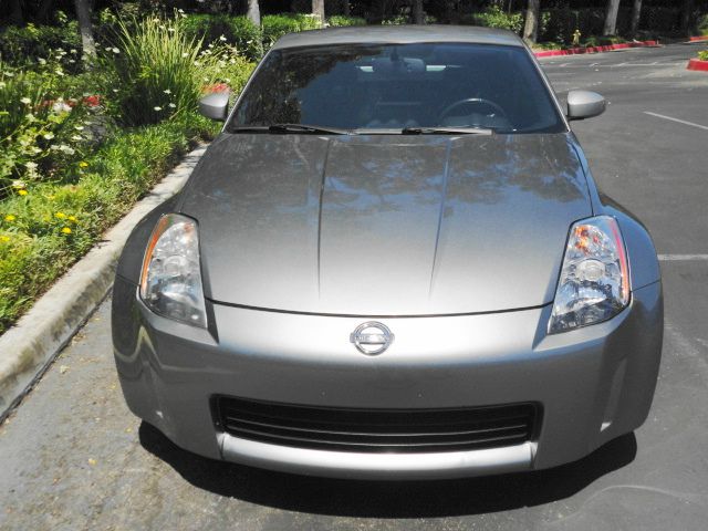 Nissan 350Z Base Coupe