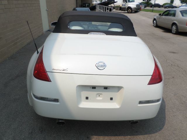 Nissan 350Z 5dr 7-pass Van V6 LE FWD Convertible