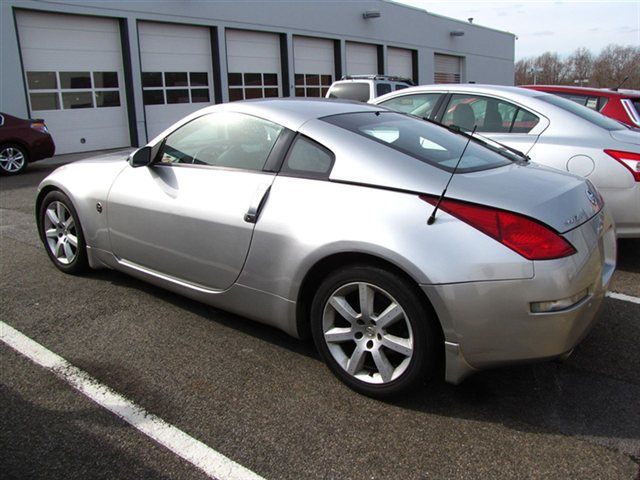 Nissan 350Z 5DR 7-pass VAN I4 FWD Unspecified