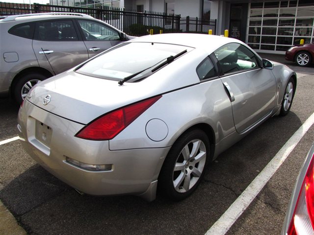 Nissan 350Z 2004 photo 1