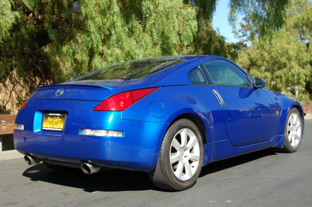 Nissan 350Z 450H Sedan 4D Coupe