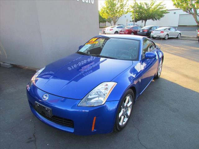 Nissan 350Z Base Coupe