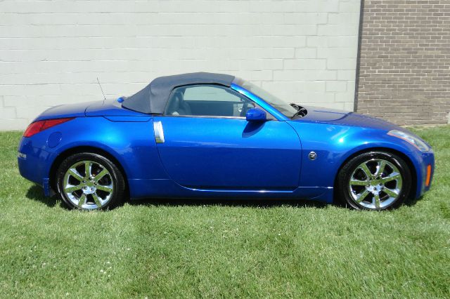 Nissan 350Z 5dr 7-pass Van V6 LE FWD Convertible