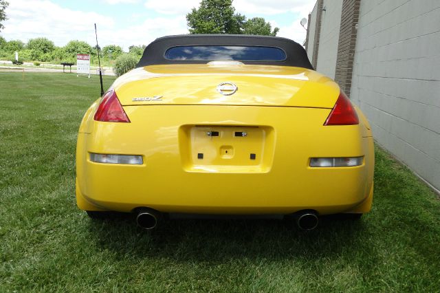 Nissan 350Z 2005 photo 2