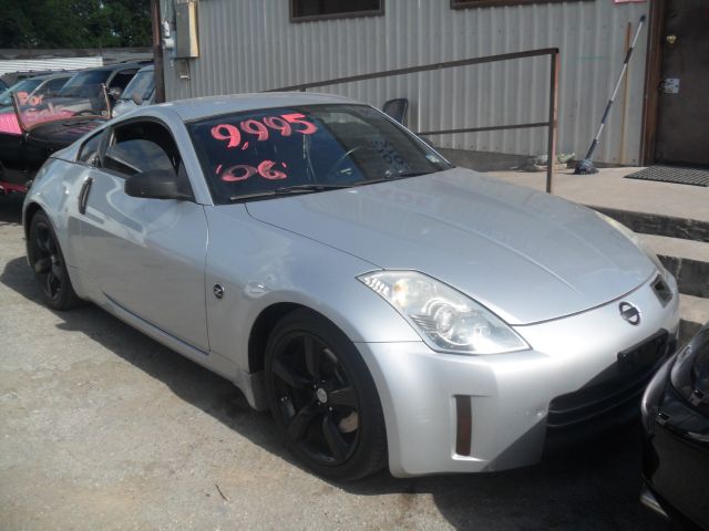 Nissan 350Z Base Coupe