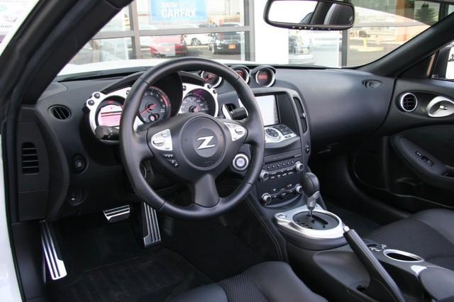 Nissan 370Z 2010 photo 2