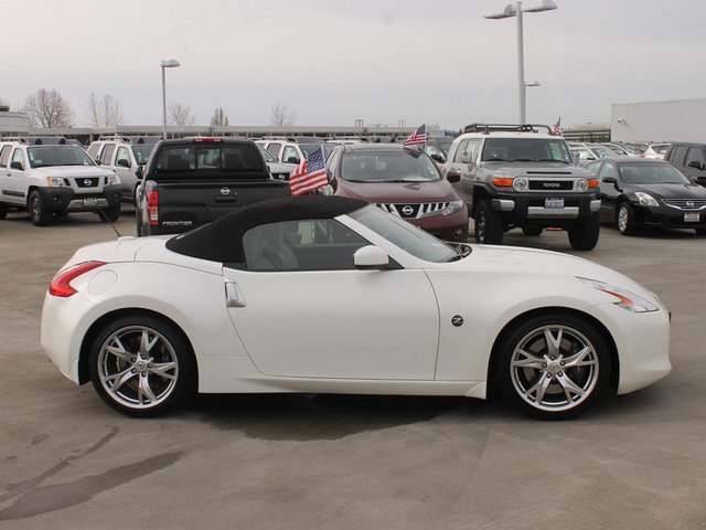 Nissan 370Z 2012 photo 2