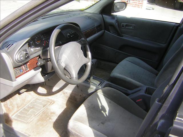 Nissan Altima 1995 photo 2