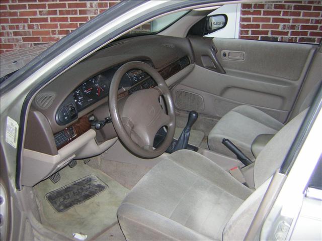 Nissan Altima 1995 photo 2