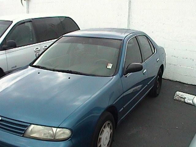 Nissan Altima 1996 photo 1