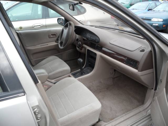 Nissan Altima 1996 photo 4