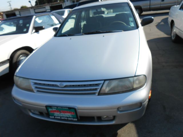 Nissan Altima 1997 photo 4