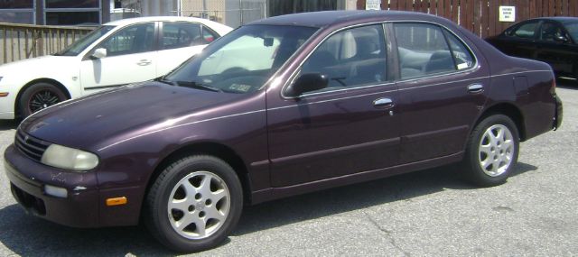 Nissan Altima 1997 photo 2