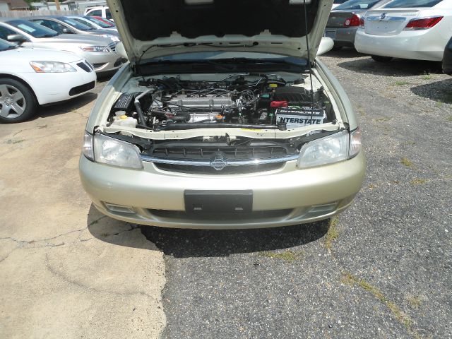 Nissan Altima 1998 photo 1