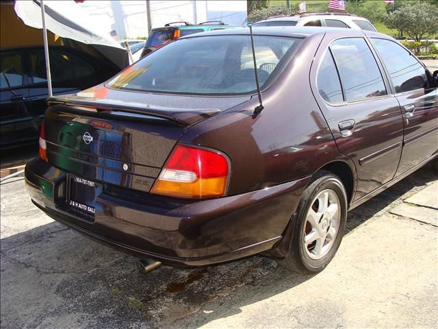 Nissan Altima 1998 photo 2