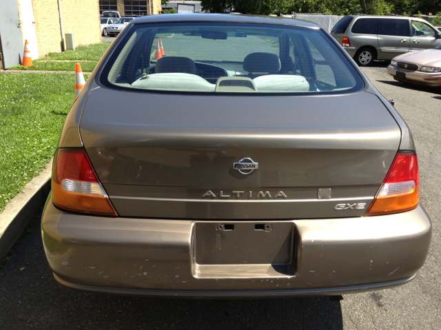 Nissan Altima 1998 photo 2