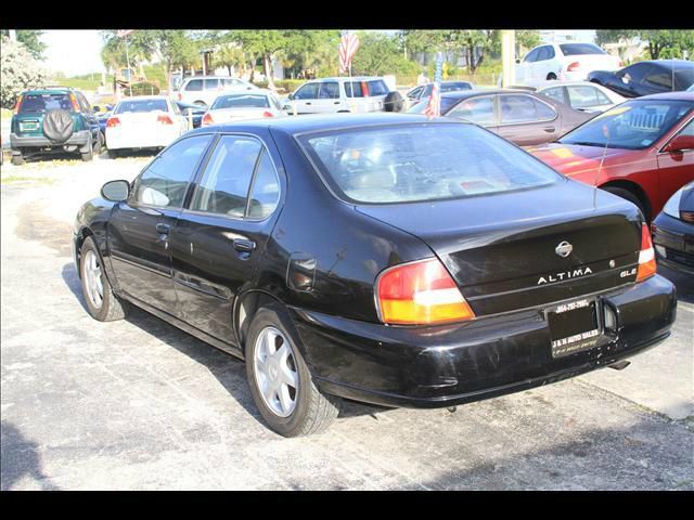 Nissan Altima W/nav.sys Sedan