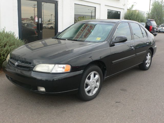 Nissan Altima SE Sedan