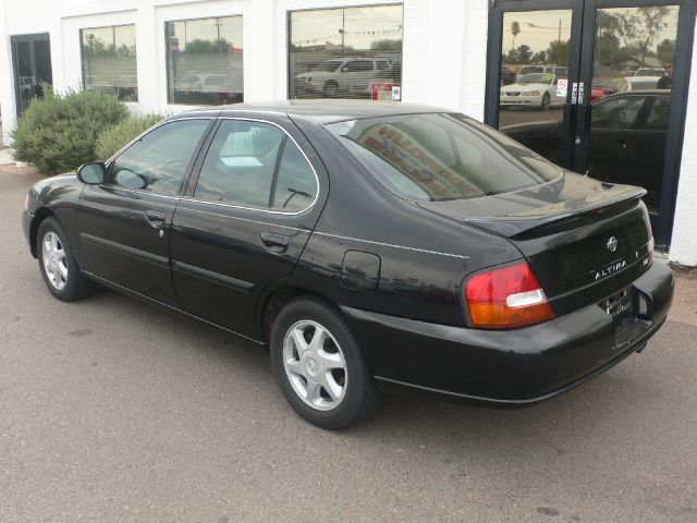 Nissan Altima 1998 photo 1