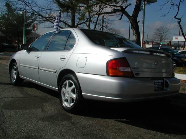 Nissan Altima 1998 photo 2