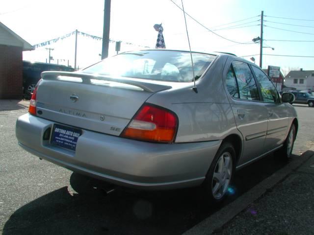 Nissan Altima 1998 photo 4