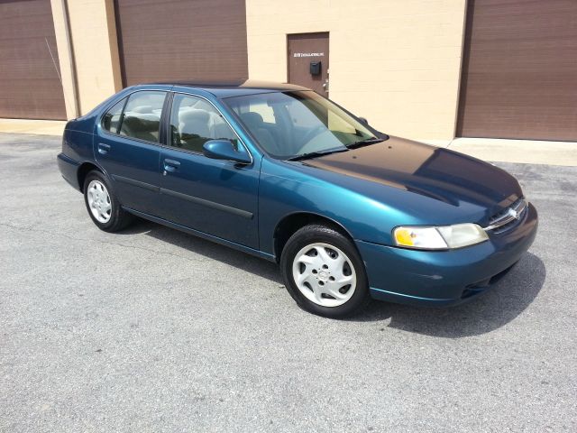 Nissan Altima 1998 photo 2