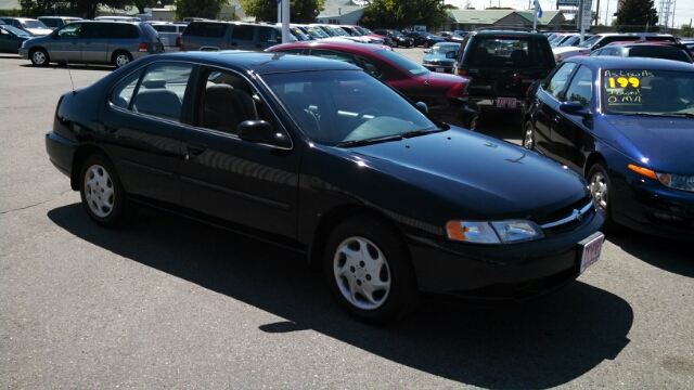 Nissan Altima 1998 photo 2