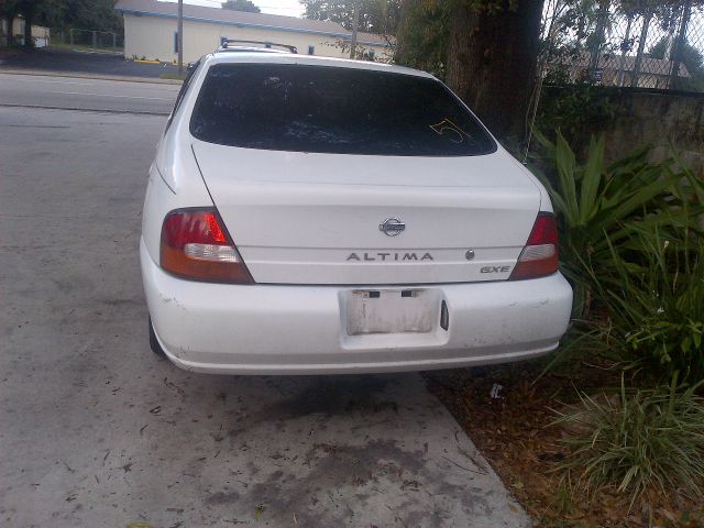 Nissan Altima 1998 photo 5