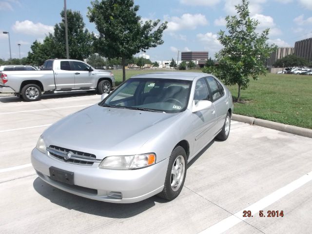 Nissan Altima 1998 photo 4