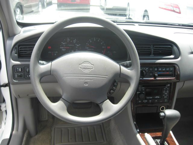 Nissan Altima 1998 photo 11