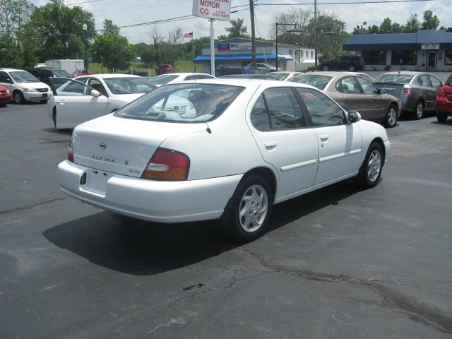 Nissan Altima 1998 photo 5