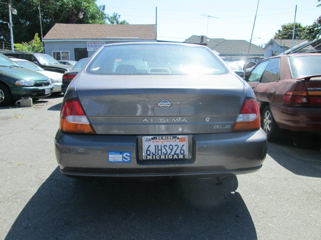 Nissan Altima 1998 photo 2