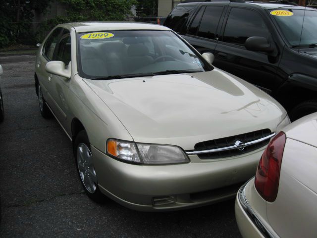 Nissan Altima 1999 photo 13