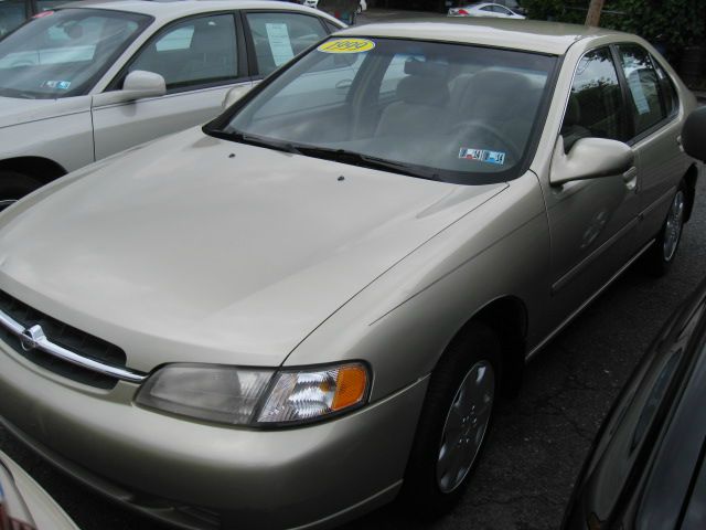 Nissan Altima 1999 photo 9