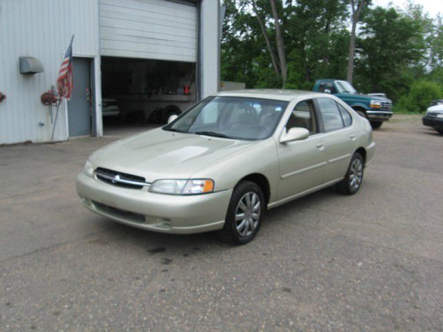 Nissan Altima 1999 photo 12