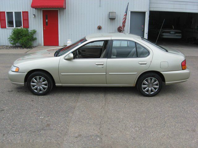 Nissan Altima 1999 photo 13