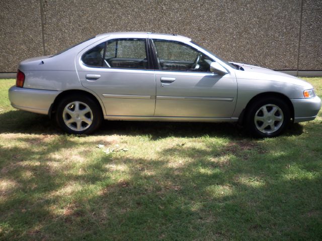 Nissan Altima 1999 photo 0