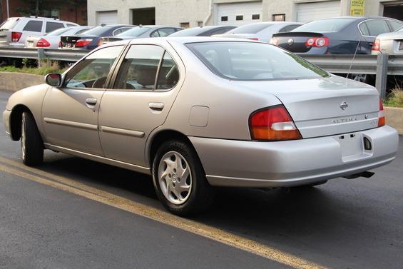 Nissan Altima 1999 photo 4