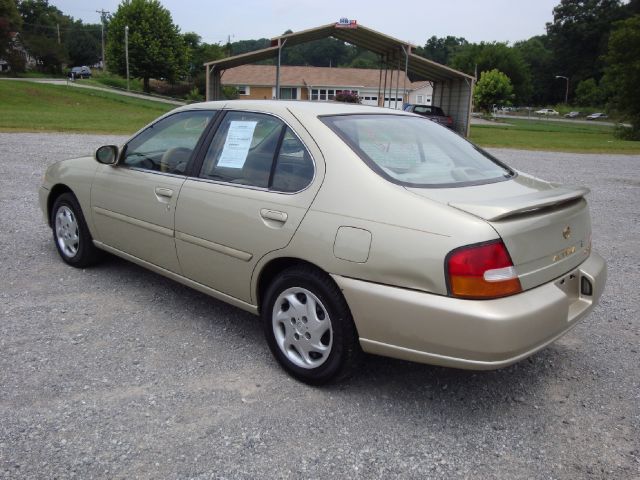 Nissan Altima 1999 photo 3