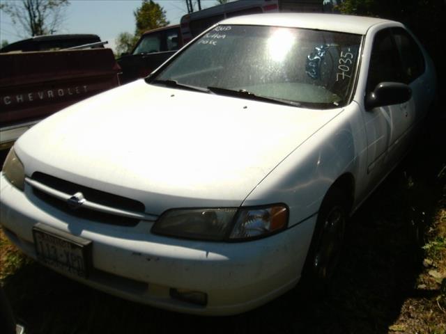 Nissan Altima 1999 photo 4