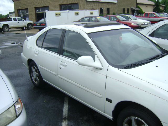 Nissan Altima 1999 photo 6