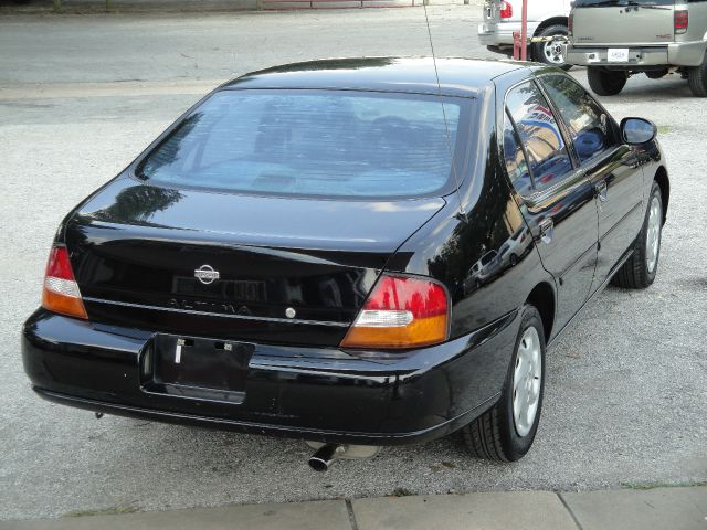 Nissan Altima 1999 photo 2